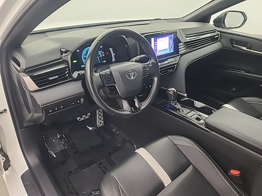Used 2025 Toyota Camry SE FWD image 25