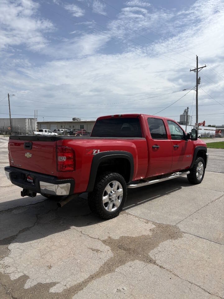 Used 2013 Chevrolet Silverado 2500 LT w/ Interior Plus Package AWD/4WD image 5