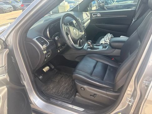Used 2020 Jeep Grand Cherokee Limited AWD/4WD image 12