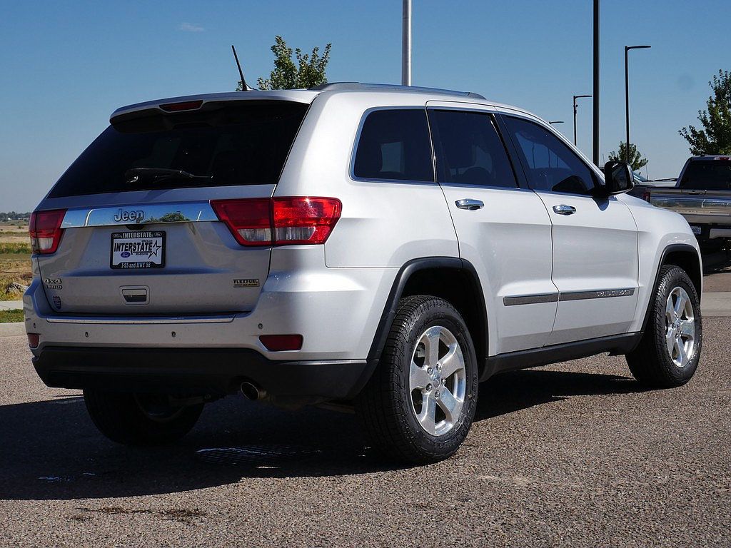 Used 2013 Jeep Grand Cherokee Limited AWD/4WD image 5