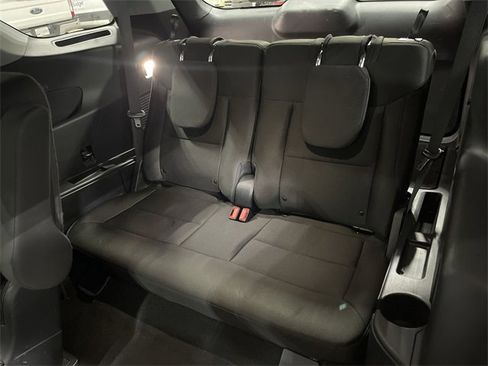 Used 2023 Ford Explorer XLT image 28