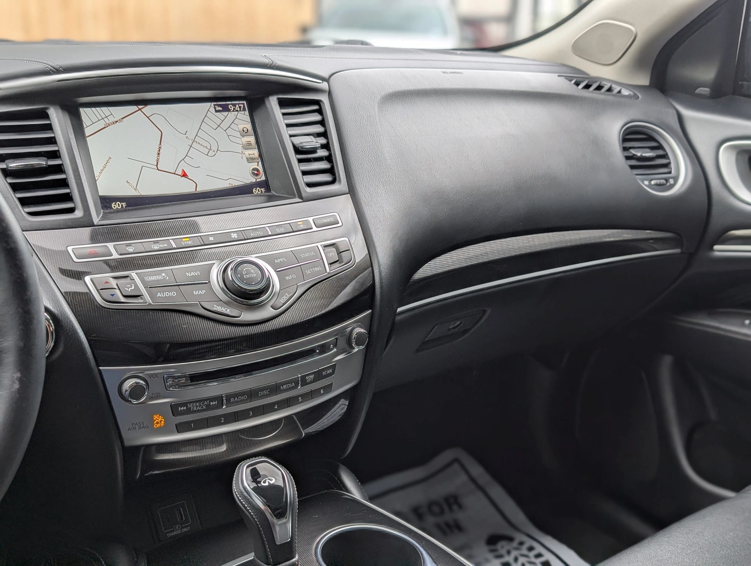 Used 2020 INFINITI QX60 Luxe w/ Essential Package FWD image 37
