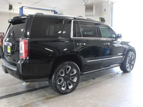 Used 2020 GMC Yukon Denali w/ Denali Ultimate Black Edition AWD/4WD image 10