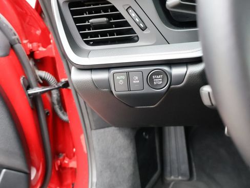 Certified 2025 Porsche 911 Carrera RWD image 28