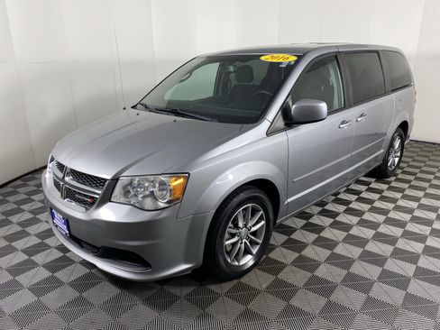 Used 2016 Dodge Grand Caravan SE FWD image 7