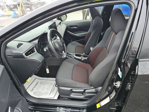 Used 2024 Toyota Corolla SE w/ SE Package image 3