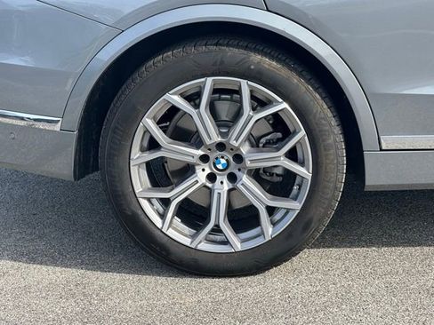 Certified 2025 BMW X7 xDrive40i w/ Premium Package image 9