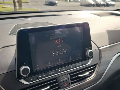 Used 2025 Nissan Altima 2.5 SV FWD image 21