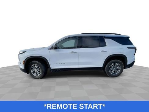 Used 2025 Chevrolet Traverse LT image 6