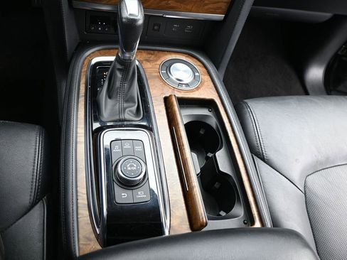 Used 2024 Nissan Armada SL w/ Captain's Chairs Package RWD image 17