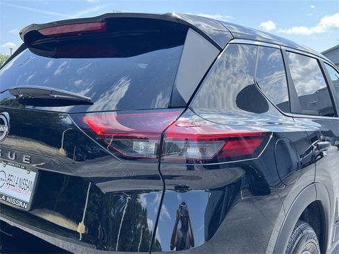 Certified 2025 Nissan Rogue S image 24