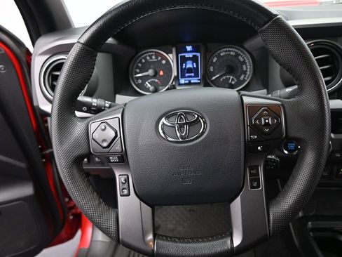 Used 2020 Toyota Tacoma TRD Sport image 21