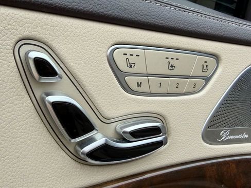 Used 2015 Mercedes-Benz S 550 4MATIC Sedan image 32