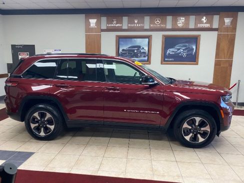 Used 2024 Jeep Grand Cherokee Limited 4xe AWD/4WD image 6