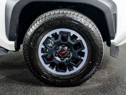 Used 2025 Toyota 4Runner TRD Off-Road image 6