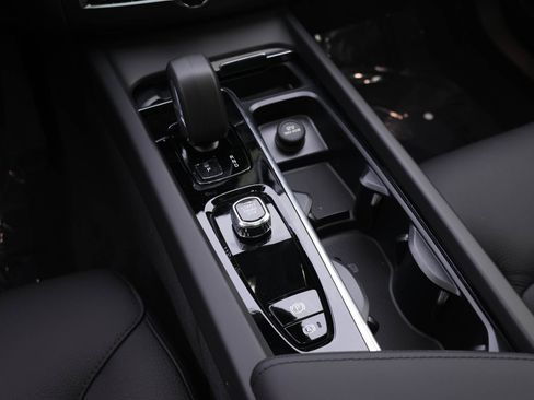 Used 2025 Volvo XC60 T8 Plus w/ Protection Package Premier image 16