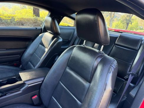 Used 2005 Ford Mustang Premium image 10
