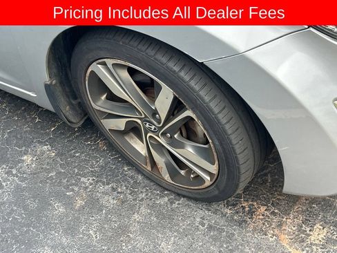 Used 2015 Hyundai Elantra Limited FWD image 2