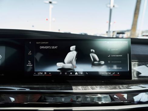 Used 2024 BMW 740i w/ Premium Package RWD image 43