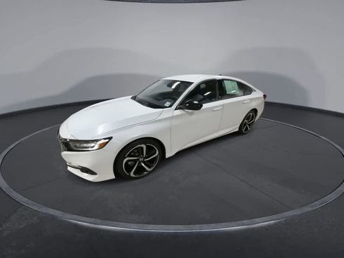 Certified 2022 Honda Accord Sport image 4
