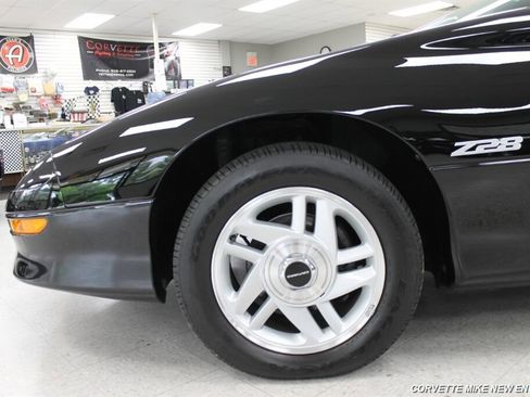 Used 1995 Chevrolet Camaro Z28 image 17