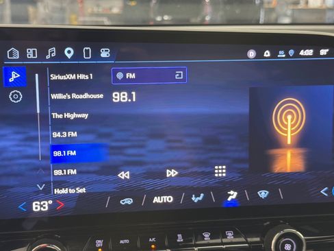 Used 2025 Chevrolet Blazer EV LT FWD image 17
