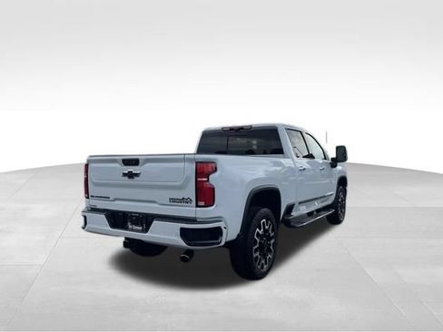 Used 2026 Chevrolet Silverado 2500 High Country w/ High Country Premium Package AWD/4WD image 5