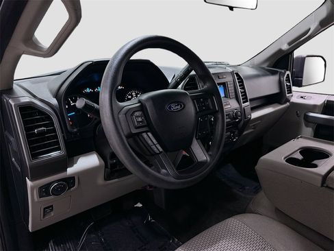 Used 2018 Ford F150 XLT image 9