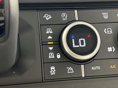 Certified 2025 Land Rover Defender 110 S image 19