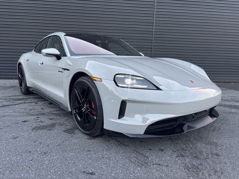 New 2026 Porsche Taycan GTS image 8