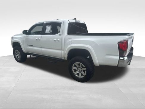 Used 2019 Toyota Tacoma SR5 RWD image 18