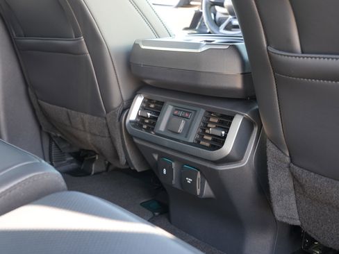 Used 2025 Ford F150 Platinum image 33