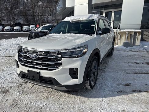 New 2026 Ford Explorer Active w/ Active Comfort Package image 3