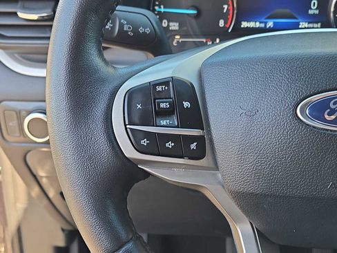 Used 2024 Ford Explorer XLT image 20