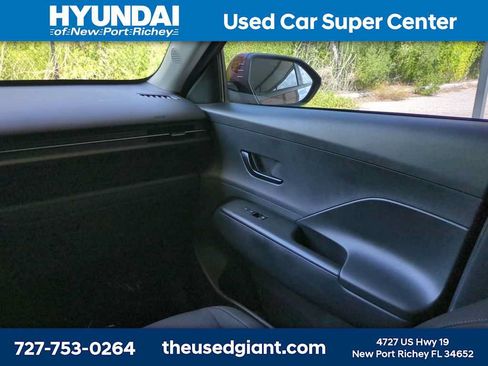 Used 2024 Hyundai Kona SEL w/ Convenience Package FWD image 18