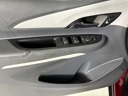 Used 2021 Chevrolet Bolt LT image 17