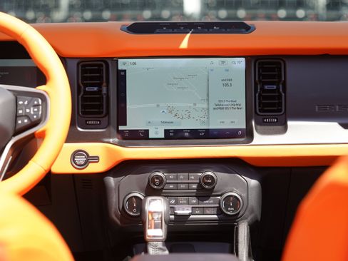 Used 2022 Ford Bronco Wildtrak image 17