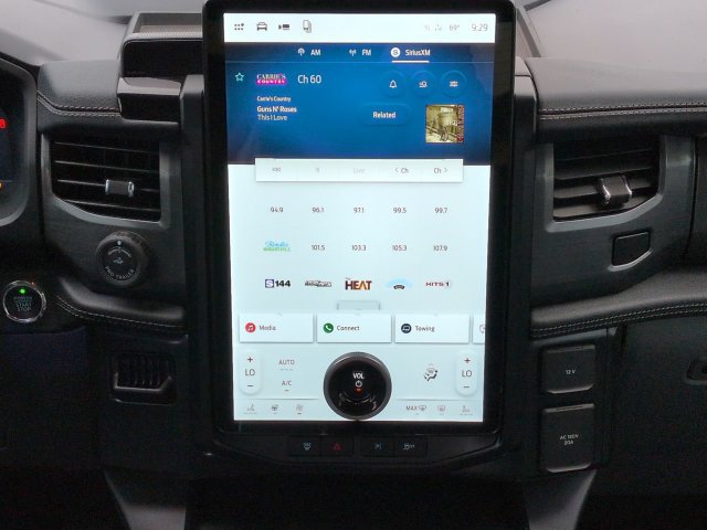 Used 2025 Ford F150 Lightning Flash AWD/4WD image 18