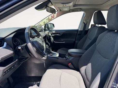 Certified 2021 Toyota RAV4 XLE w/ Convenience Package AWD/4WD image 9