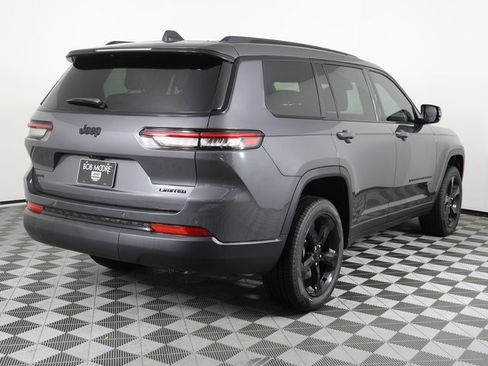 Used 2025 Jeep Grand Cherokee L Limited w/ Black Appearance Package image 4