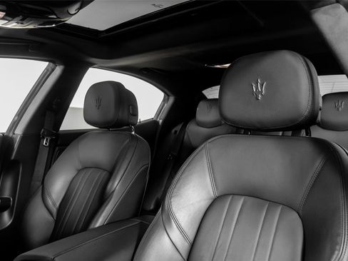 Used 2023 Maserati Ghibli Modena image 3