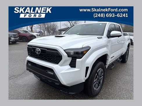 Used 2024 Toyota Tacoma TRD Sport w/ TRD Sport Premium Package image 1
