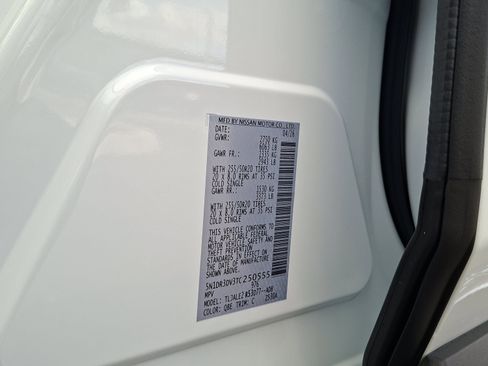 New 2026 Nissan Pathfinder Platinum FWD image 18