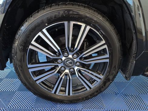 Used 2024 Lexus LX 600 4WD w/ Appearance Package image 11