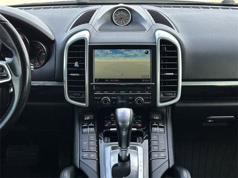Used 2016 Porsche Cayenne image 16