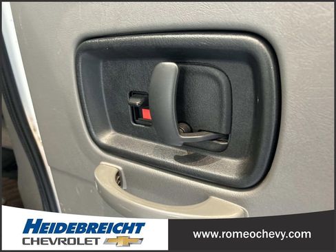 Used 2017 Chevrolet Express 2500 LT w/ LT Preferred Equipment Group RWD image 16