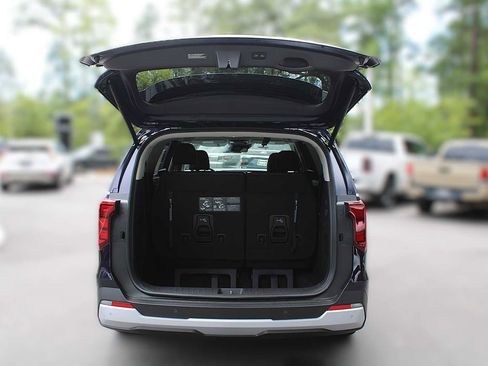 New 2025 Kia Carnival EX image 12