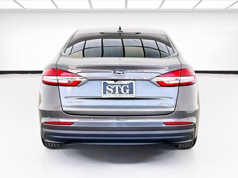 Used 2020 Ford Fusion SE FWD image 5