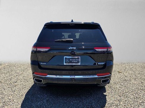 Used 2022 Jeep Grand Cherokee Overland w/ Luxury Tech Group IV AWD/4WD image 4