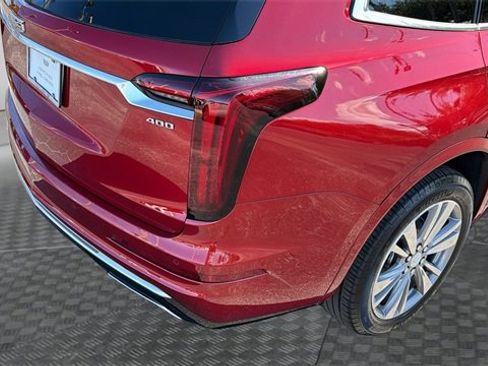 Certified 2025 Cadillac XT6 Premium Luxury image 12